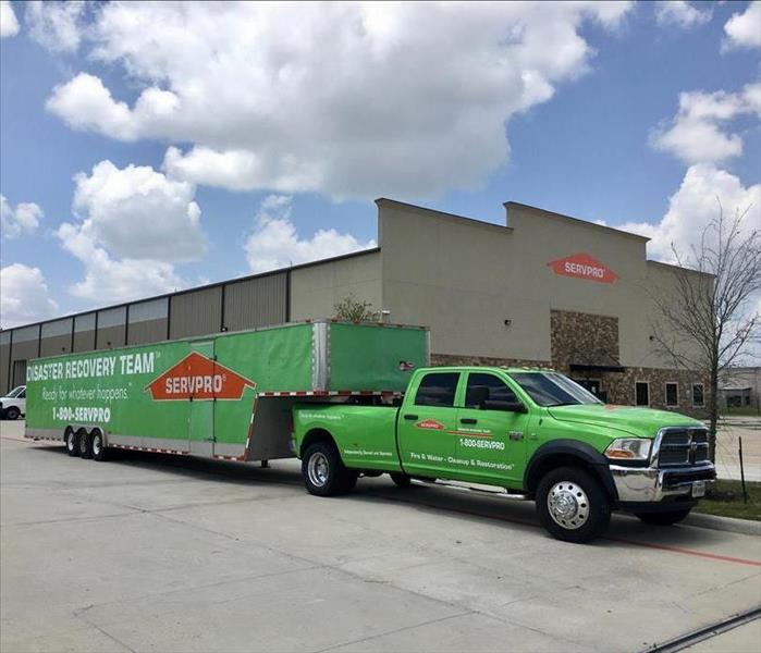 SERVPRO Disaster Recovery Team vehicle and trailer.